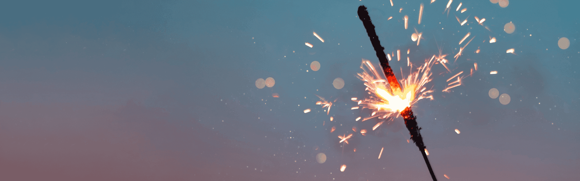 Eine Wunderkerze brennt langsam ab